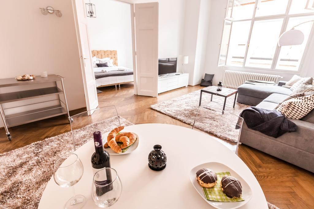 Cityhold Premier Apartment Budapest Luaran gambar