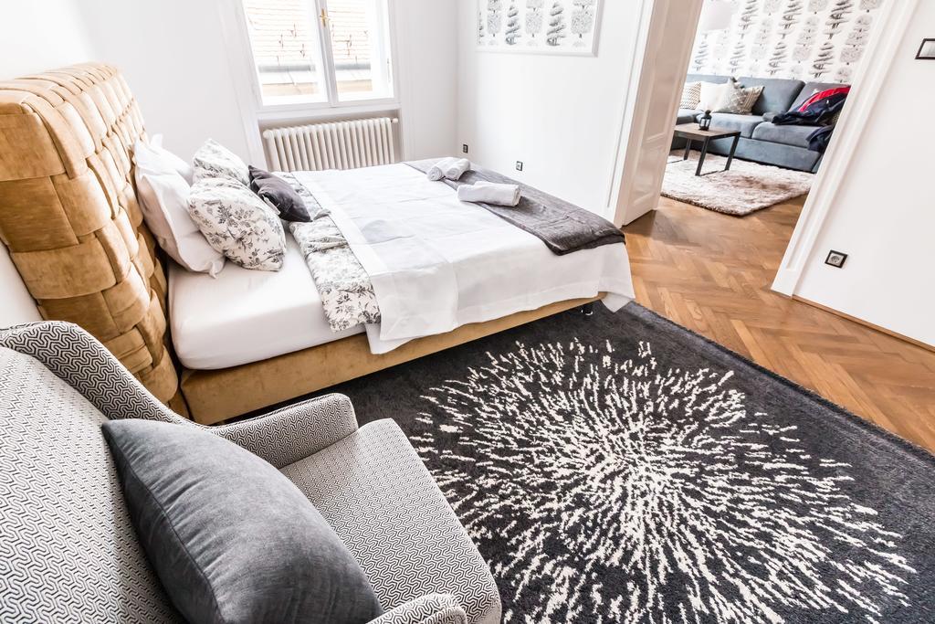 Cityhold Premier Apartment Budapest Luaran gambar