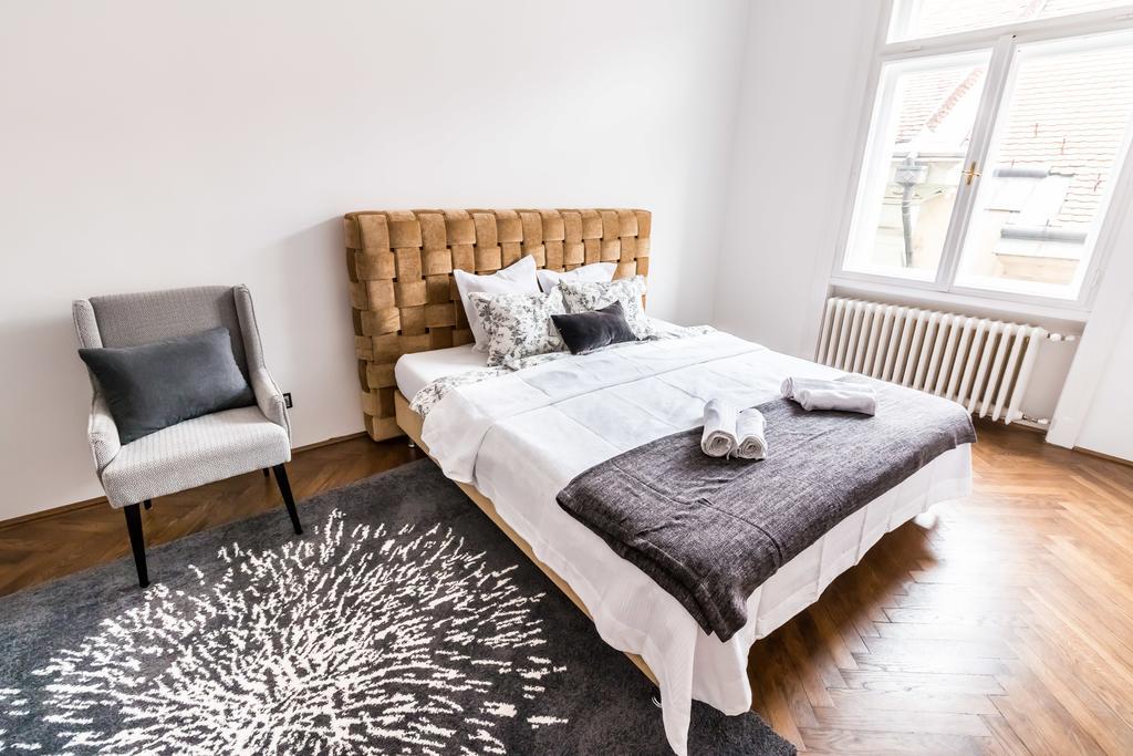 Cityhold Premier Apartment Budapest Luaran gambar